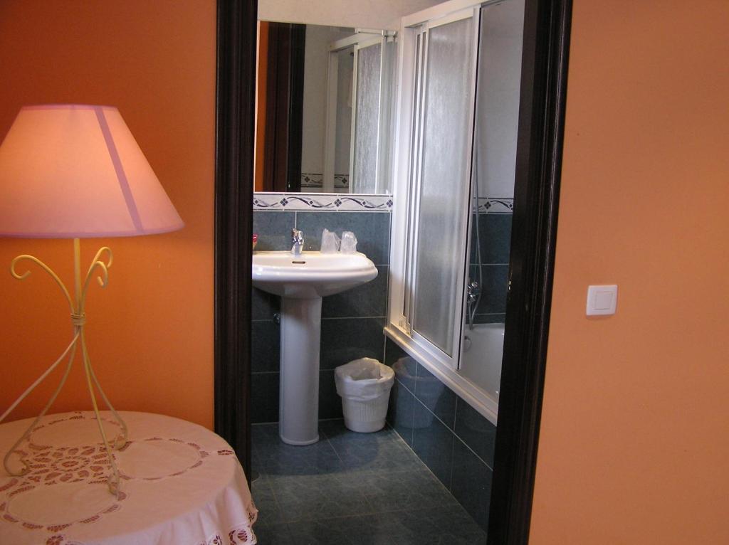 Hotel Entrevines Колунга Экстерьер фото